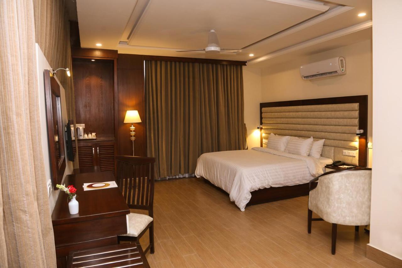 Hotel One Rahim Yar Khan Club Road Bagian luar foto