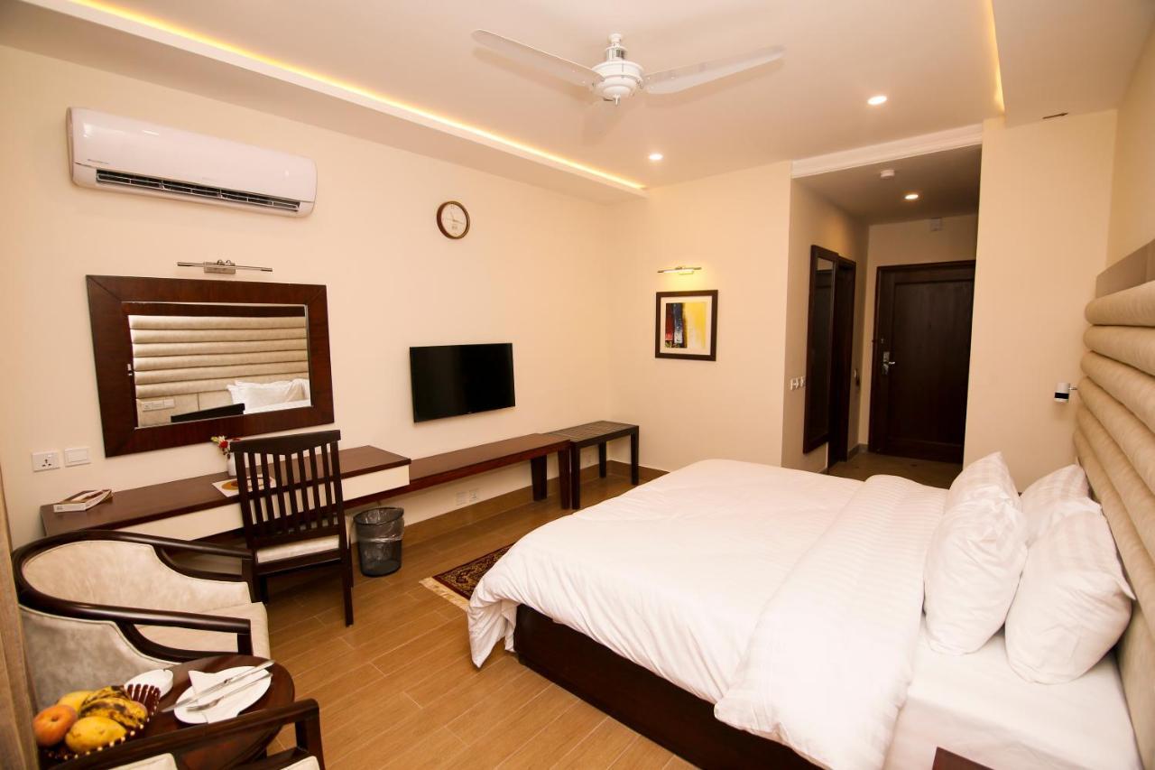 Hotel One Rahim Yar Khan Club Road Bagian luar foto