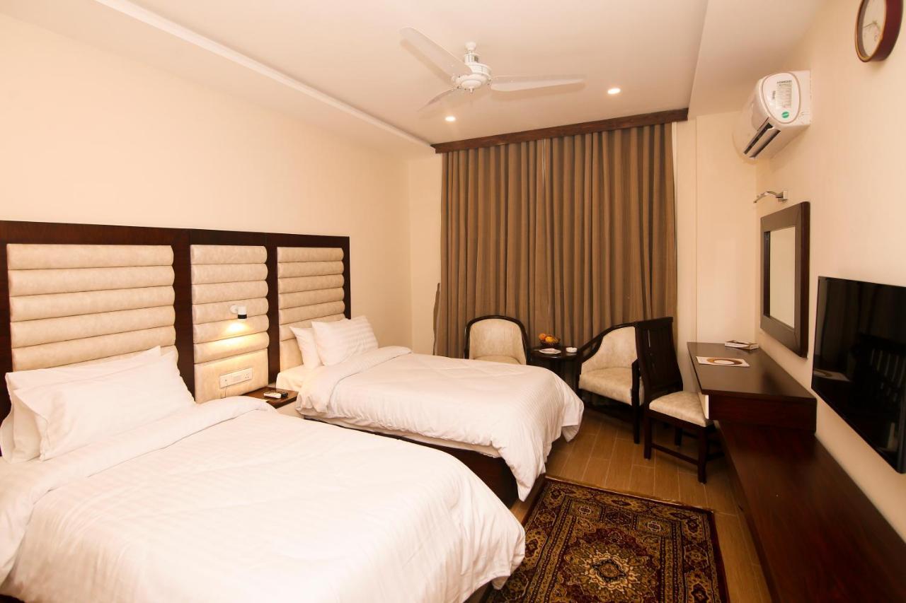 Hotel One Rahim Yar Khan Club Road Bagian luar foto